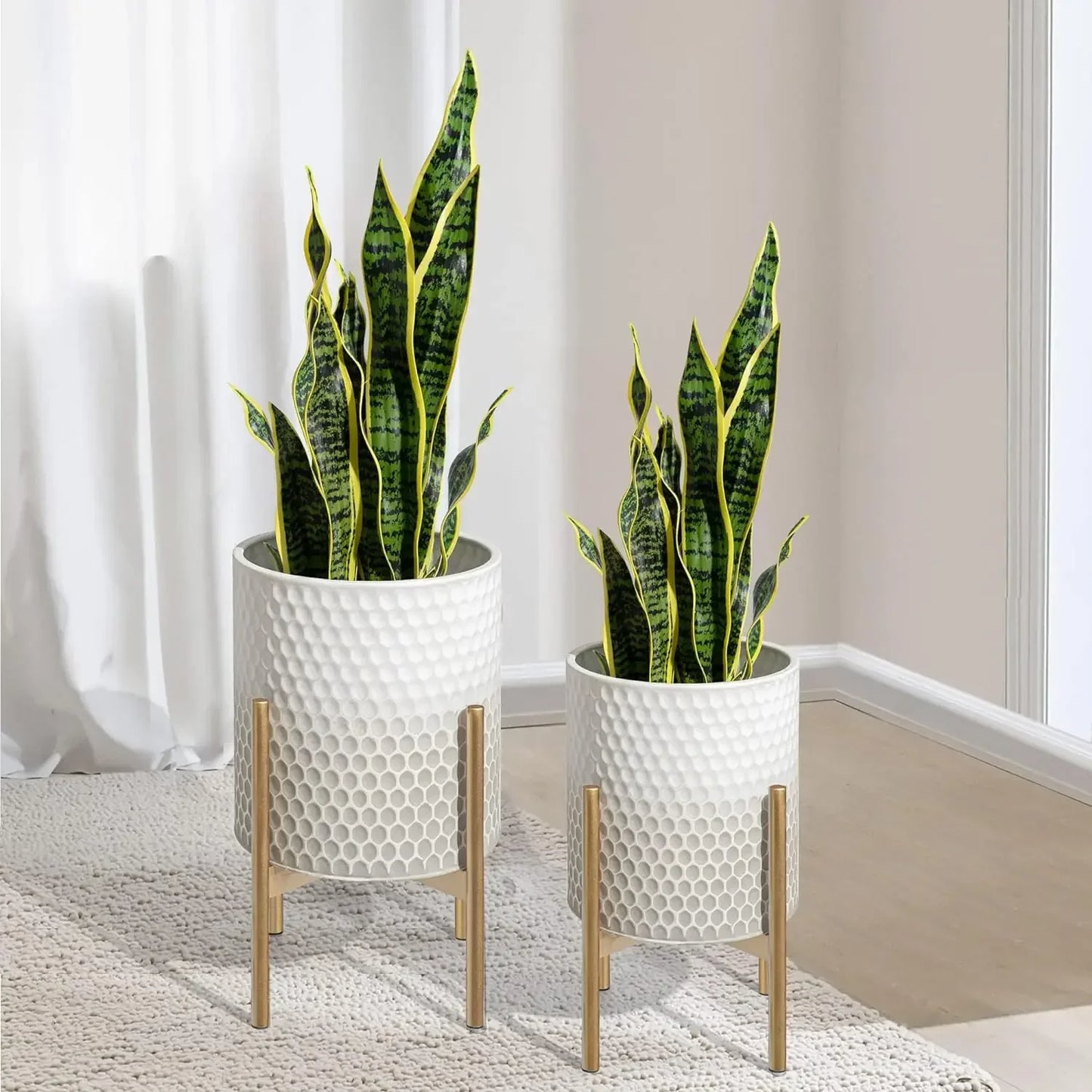 Modern Decorative Metal Textured Accents Planters (Set of 2)
